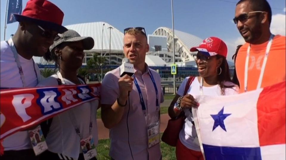 Pete Hall meets Panama fans