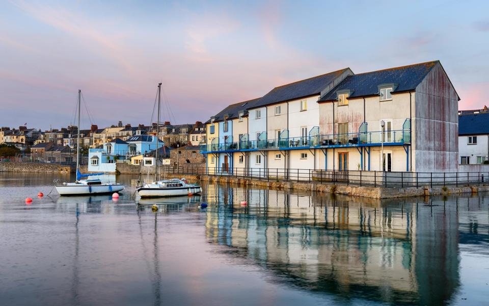 Boats at Stonehouse in Plymouth - Alamy