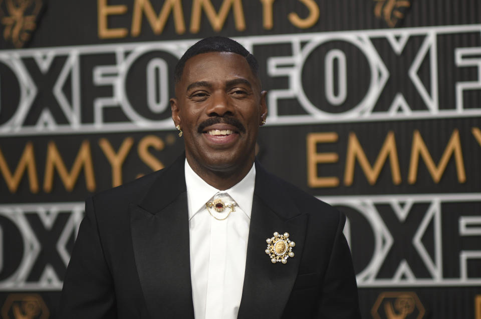 Colman Domingo llega a la 75a edición de los Premios Emmy el lunes 15 de enero de 2024 en el Teatro Peacock de Los Ángeles. (Foto Richard Shotwell/Invision/AP)