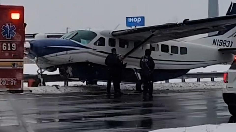 A small passenger plane that took off from Washington Dulles International Airport Friday afternoon made an emergency landing minutes later on a northern Virginia highway.