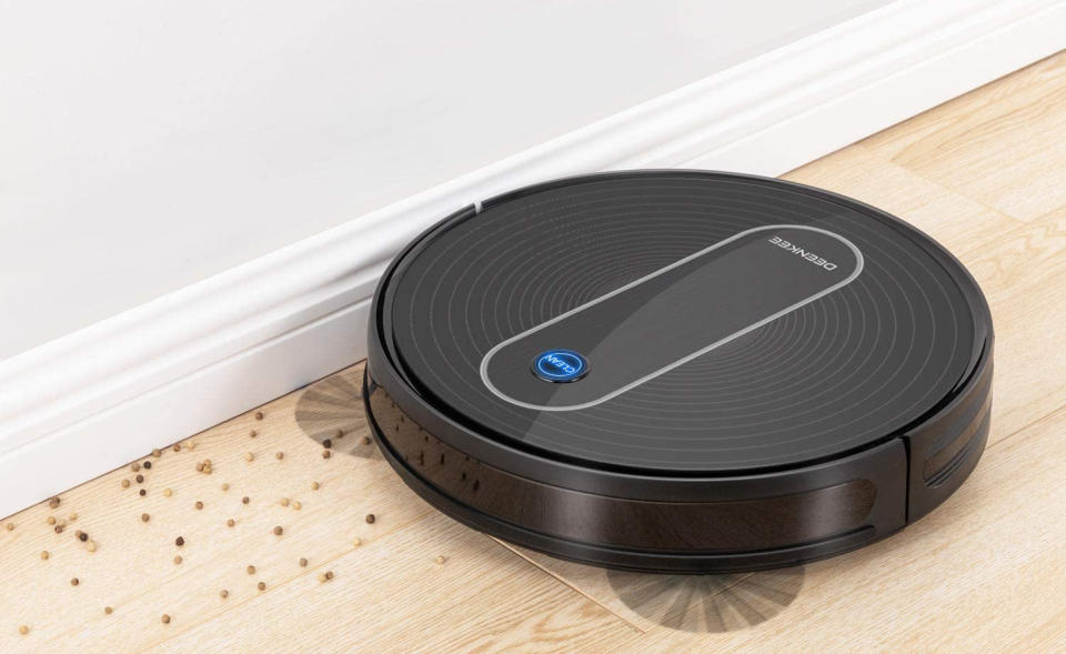 Get this top-rated Deenkee Robot Vacuum for an unbelievable $180 off this weekend. (Photo: Amazon)