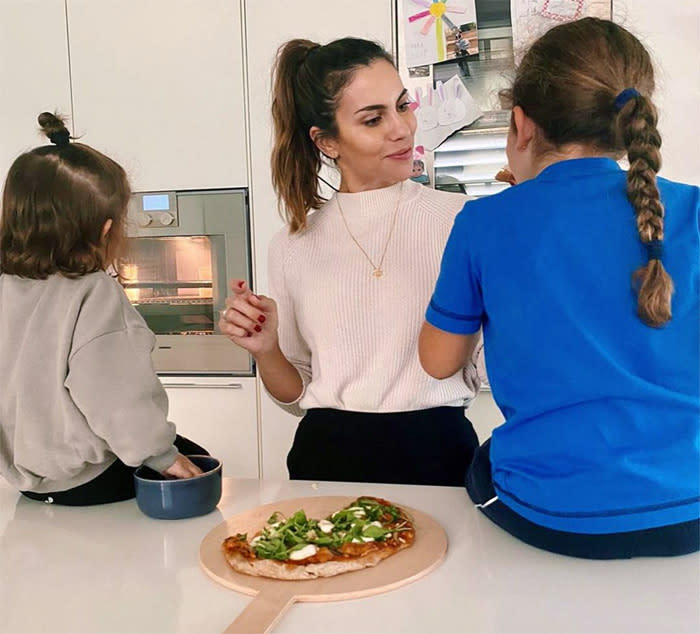 Melissa Jiménez con sus hijas