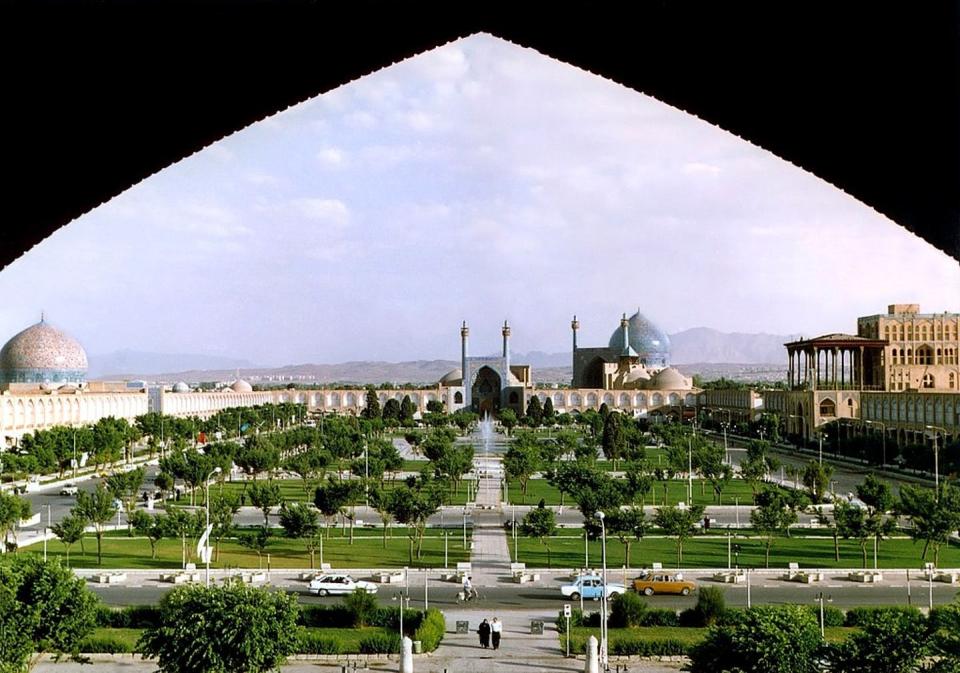 <span class="caption">Naqsh-i-Jahan Square Isfahan.</span> <span class="attribution"><a class="link " href="https://commons.wikimedia.org/wiki/File:Naghshe_Jahan_Square_Isfahan_modified.jpg" rel="nofollow noopener" target="_blank" data-ylk="slk:Arad Mojtahedi;elm:context_link;itc:0;sec:content-canvas">Arad Mojtahedi</a>, <a class="link " href="http://creativecommons.org/licenses/by-sa/4.0/" rel="nofollow noopener" target="_blank" data-ylk="slk:CC BY-SA;elm:context_link;itc:0;sec:content-canvas">CC BY-SA</a></span>