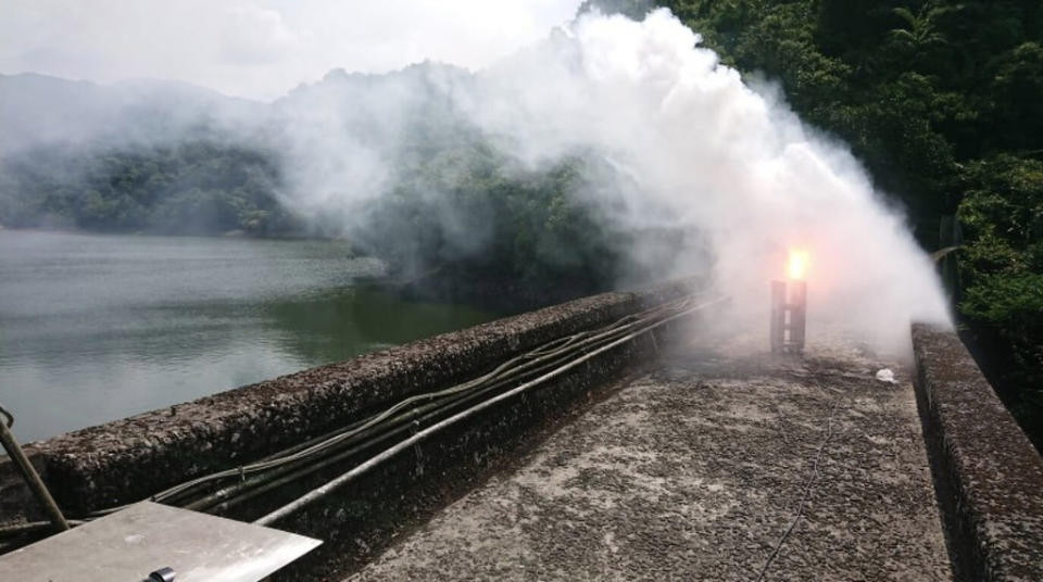 水利署調度增雨設備至貢寮淨水廠。   圖：水利署／提供（資料照）