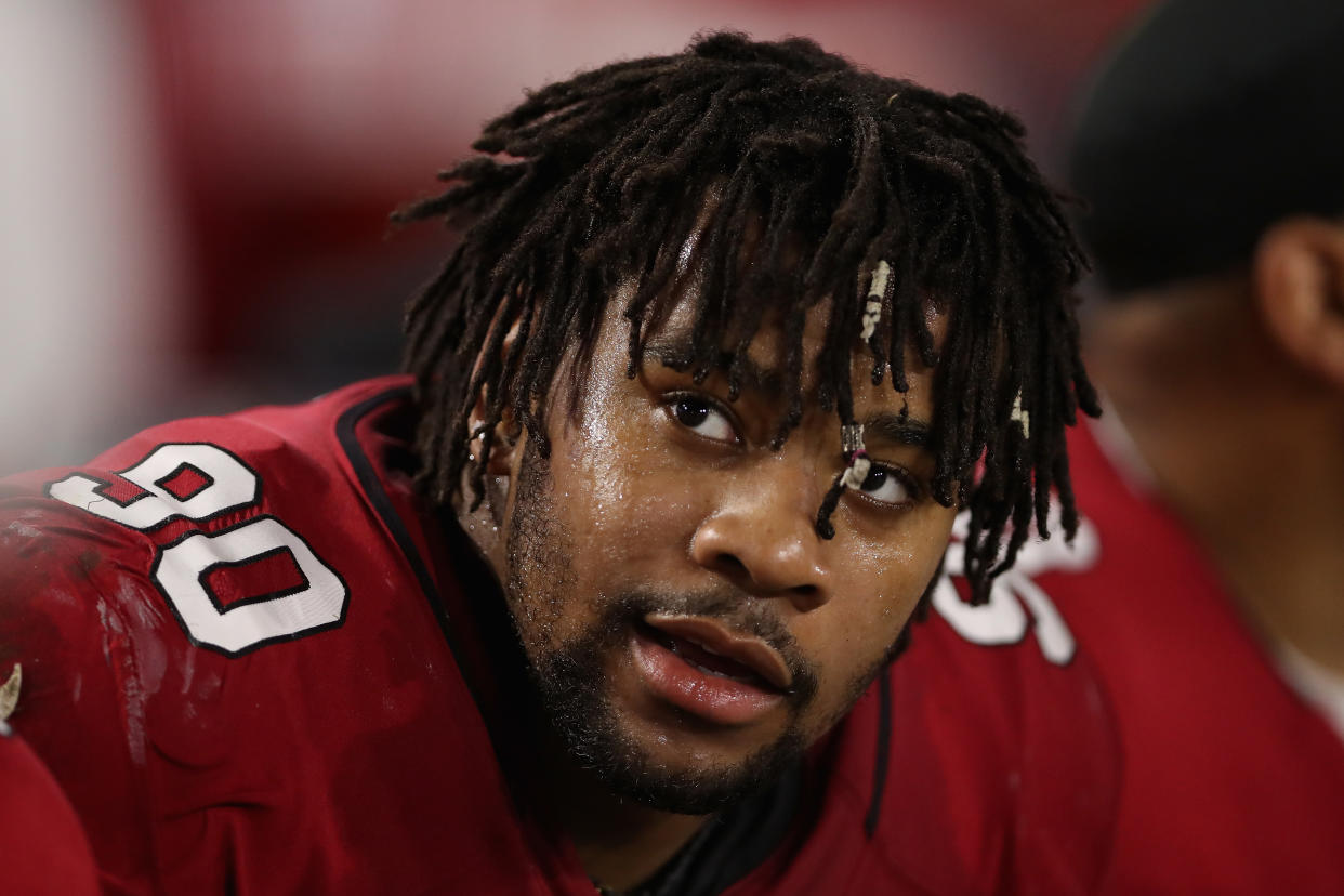 Robert Nkemdiche apparently isn't in proper shape to run basic warmup drills. (Getty)