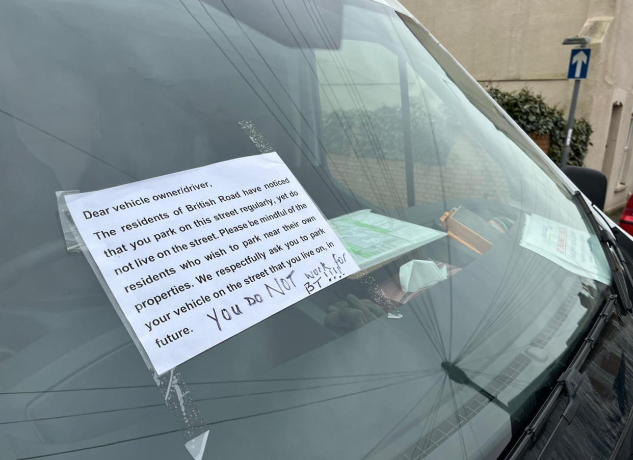 One note accused the driver of lying about working for BT in the row about parking. (Reach)