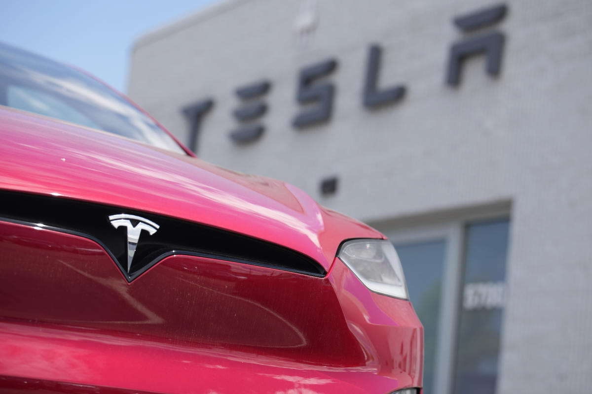 Tesla lowers prices of Model Y, Model X, and Model S by $2,000 in the US and ends referral program after April 30th