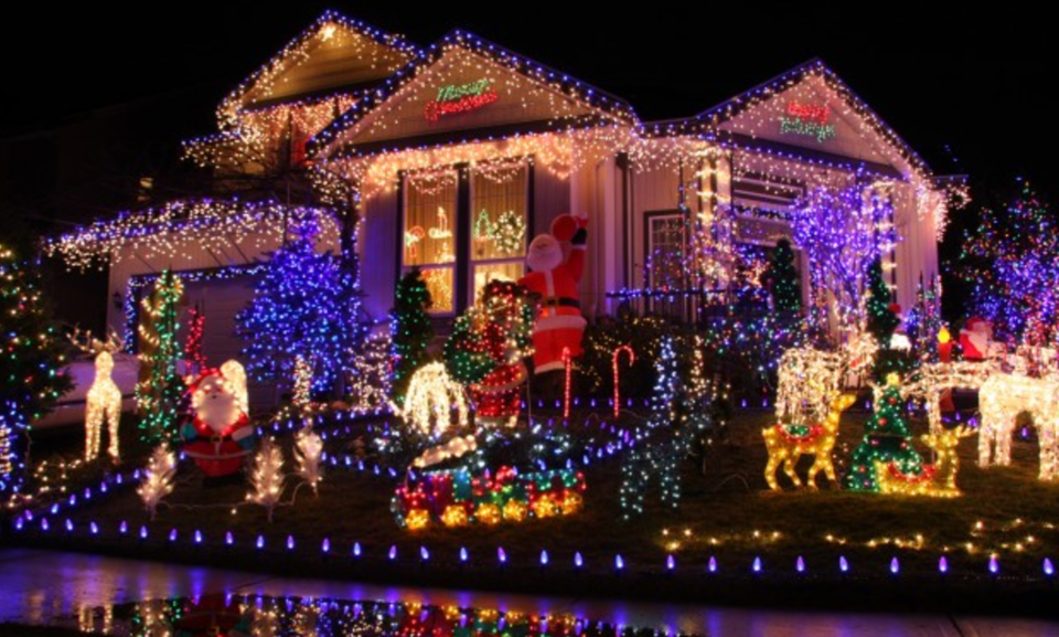 <p>Hardcore Christmas enthusiasts have no problem decorating their house immediately after Halloween. </p>