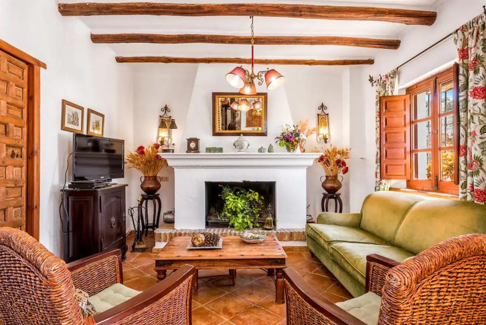 32 Best Airbnbs For Large Groups Around The World