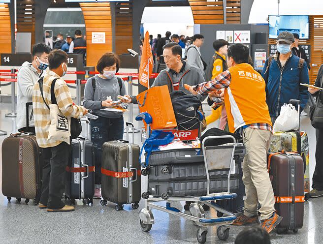 交通部觀光署今年衝刺來台旅客量，日本旅客是極力拉攏的對象，目標突破200萬人次，並與長榮、華航、星宇、台灣虎航合作，補助旅客5000元日幣辦護照。（本報資料照片）