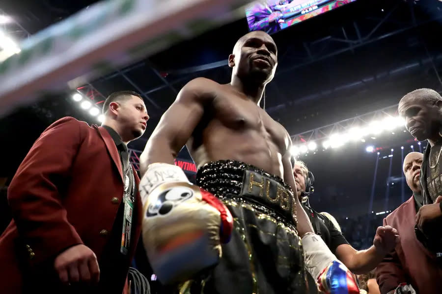 FLOYD MAYWEATHER: Gewann jeden seiner 50 Profikämpfe, hielt in fünf verschiedenen Gewichtsklassen den Weltmeister-Gürtel der WBC. Legendäre Kämpfe gegen de la Hoya, Pacquiao und UFC-Star Conor McGregor, nach letzterem beendete er seine Laufbahn. War zwischen 2012 und 2017 viermal der bestverdienende Sportler der Welt und verdiente sich seinen Spitznahmen "Money"