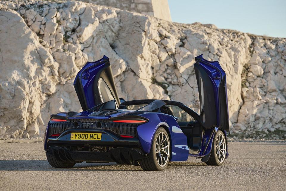 2025 mclaren artura spider