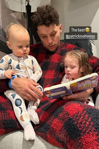 <p>Brittany Mahomes/Instagram</p> Patrick Mahomes reads bedtime story to Sterling and Bronze.