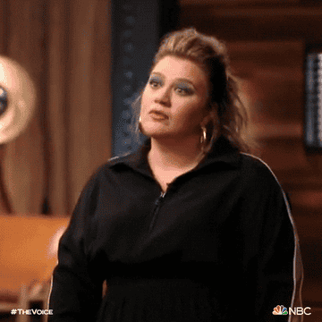 Kelly Clarkson looking surprised