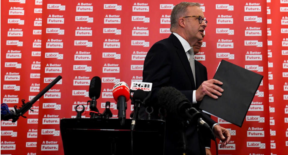 Labour leader Anthony Albanese abruptly departs from a press conference on Wednesday, infuriating reporters. Source: AAP