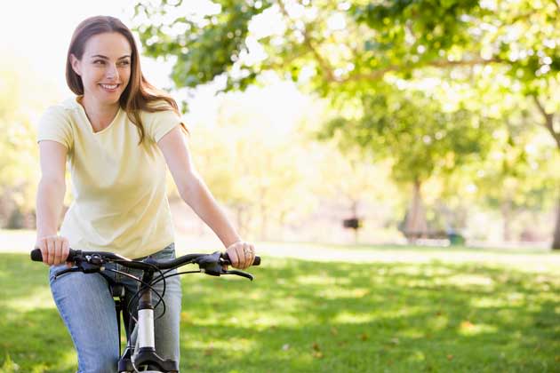 Schon kurze Radtouren verbrennen viele Kalorien (Bild: thinkstock)