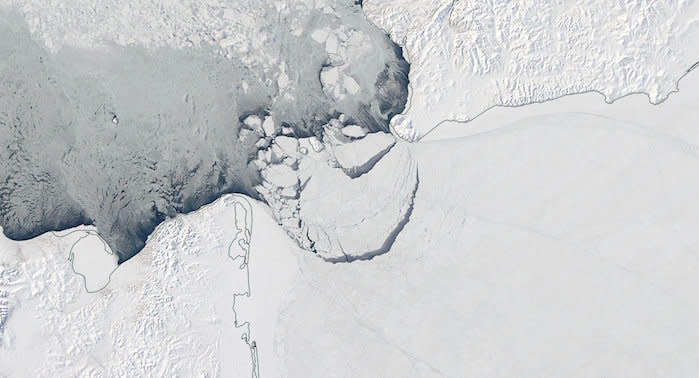 2,000 Square Miles of Ice Breaks in Bering Strait, Totally Not a Sign of Global Warming