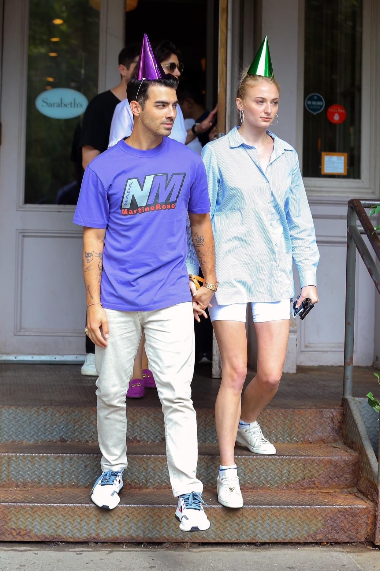 <h1 class="title">joe-jonas-sophie-turner</h1><cite class="credit">Photo: Backgrid</cite>