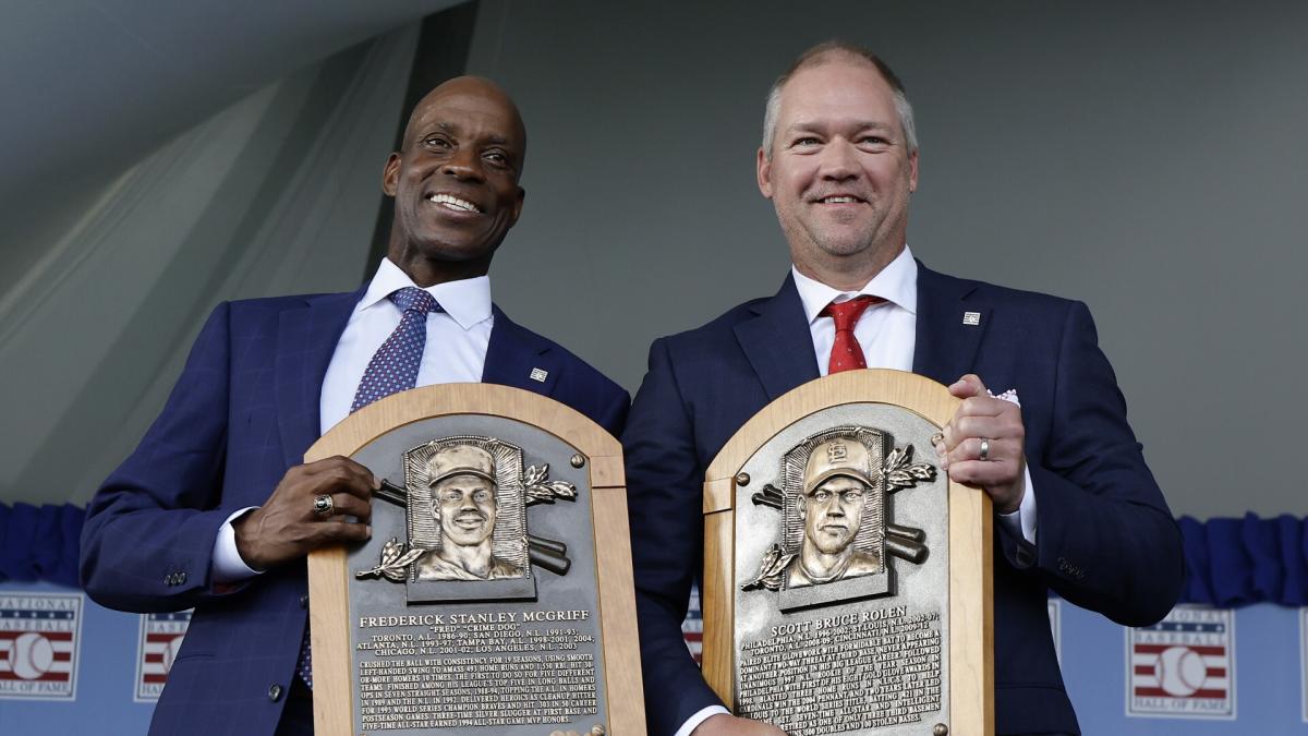 Video: Scott Rolen signs his Hall of Fame plaque backing