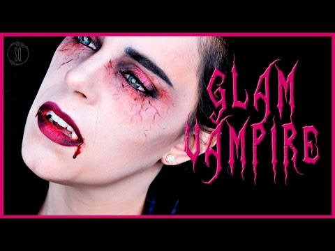 15) Vampire Makeup