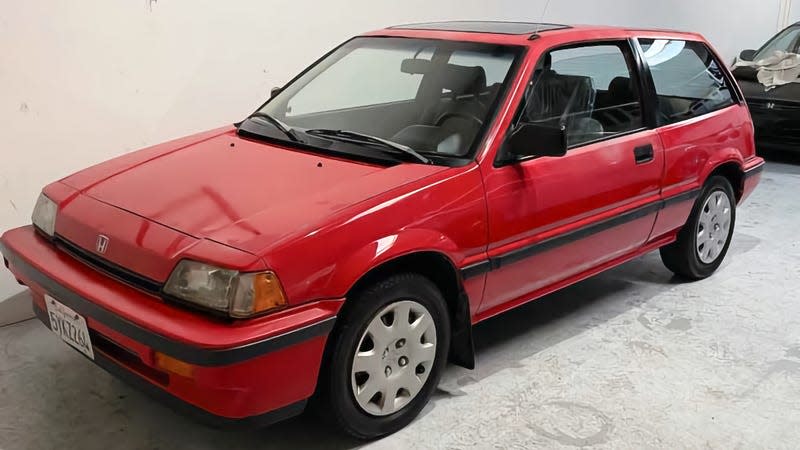 Photo: <a class="link " href="https://losangeles.craigslist.org/wst/cto/d/carson-1987-honda-civic-si-clean-title/7757796309.html" rel="nofollow noopener" target="_blank" data-ylk="slk:Craigslist;elm:context_link;itc:0;sec:content-canvas">Craigslist</a>