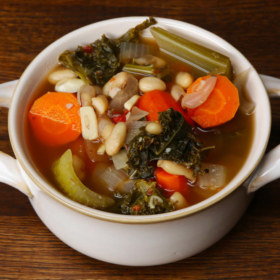 Slow Cooker Tuscan White Bean Soup