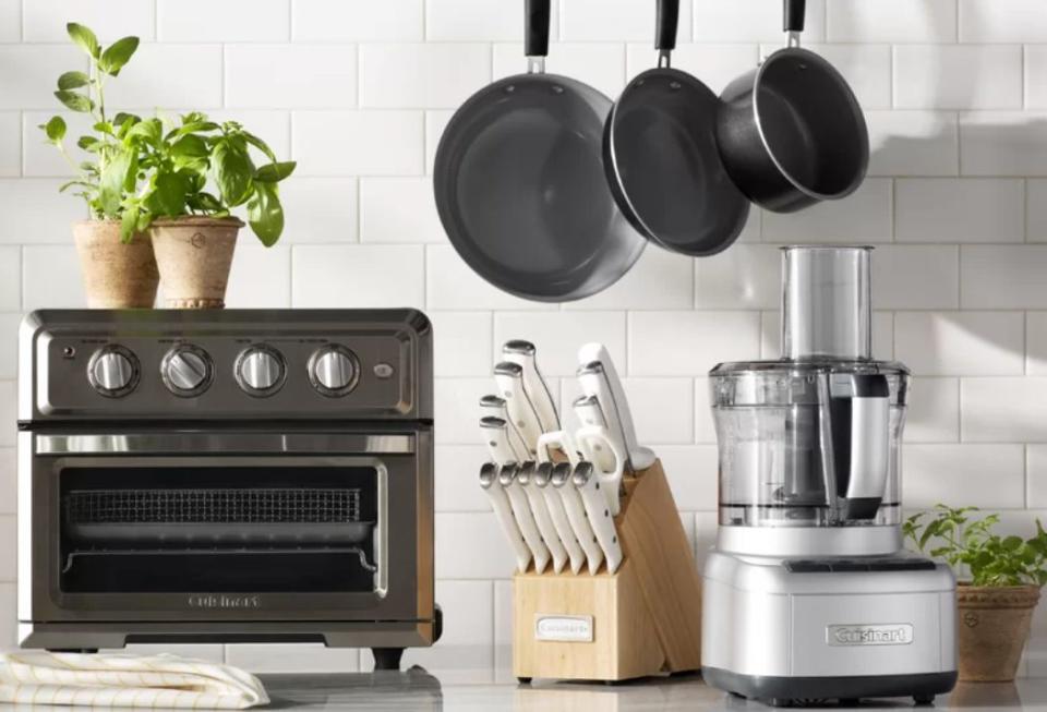 "Black November" brought cookware deals <a href="https://www.huffpost.com/entry/early-black-friday-deals-on-cookware-cuisinart-le-creuset-calphalon_l_5fa96698c5b64c88d4037475" target="_blank" rel="noopener noreferrer">before</a>, <a href="https://www.huffpost.com/entry/black-friday-cookware-deals-2020_l_5fad8df1c5b635e9dea03562" target="_blank" rel="noopener noreferrer">during</a> and even <a href="https://www.huffpost.com/entry/the-best-cyber-monday-deals-that-are-still-live-right-now_l_5fc6632ac5b66bb88c6aaa86?xe" target="_blank" rel="noopener noreferrer">after</a> Black Friday. But it was this deal on an <a href="https://fave.co/3luVcjV" target="_blank" rel="noopener noreferrer">11-piece Cuisinart set of pots and pans</a> that rose above the rest. Originally $300, this set is just $100 at the moment. It includes a stock pot, saut&eacute; pan, sauce pans and skillets. <a href="https://fave.co/3fUS4fW" target="_blank" rel="noopener noreferrer">﻿Find the set for $100 at Wayfair</a>.