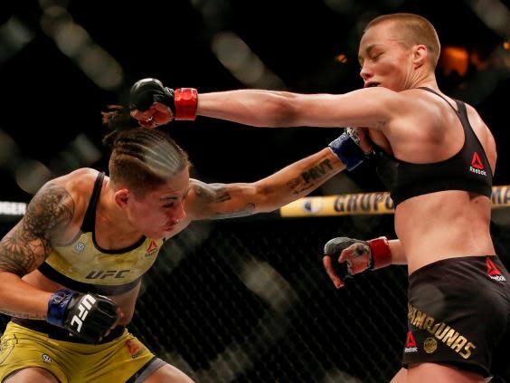 Andrade and Namajunas trade punches (Getty Images)