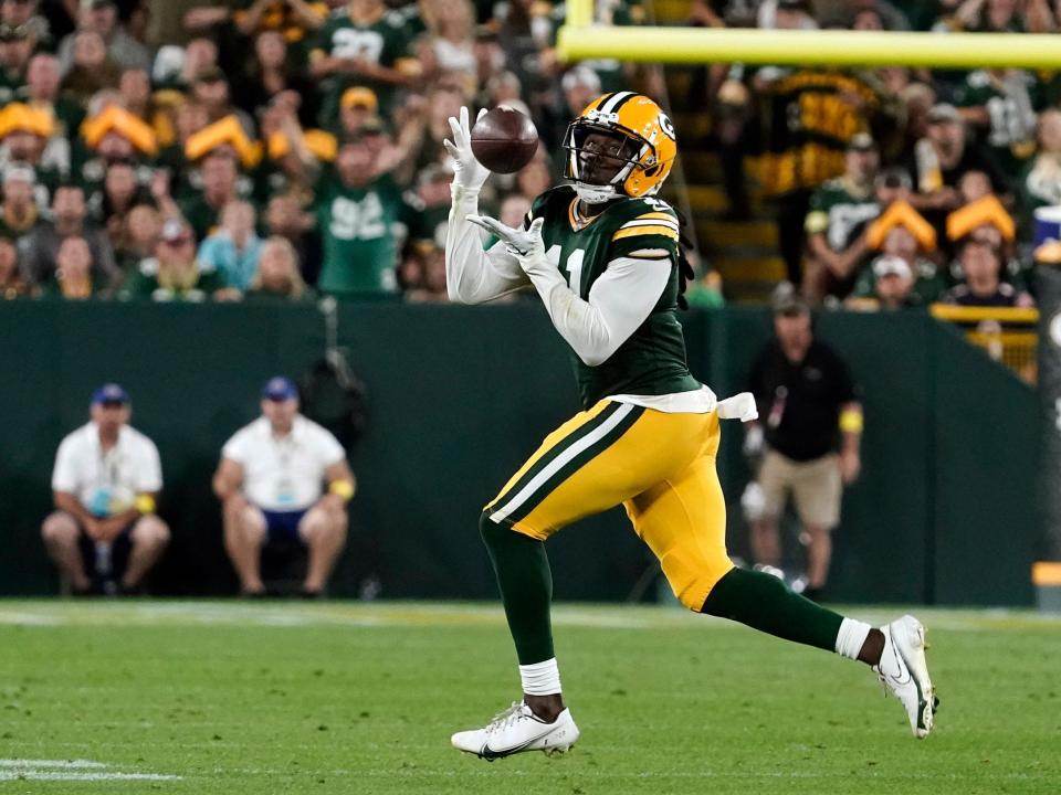 Sammy Watkins brings in a catch against the Chicgo Bears.