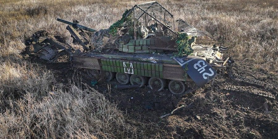 Damaged Russian tank near Vuhledar