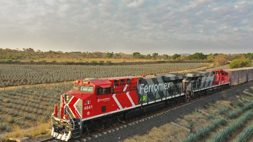 Automotive freight has been one of the biggest drivers of cross-border rail shipments between the U.S. and Mexico in recent years. Pictured is a train owned by Mexico City-based Ferromex. (Photo: Ferromex)