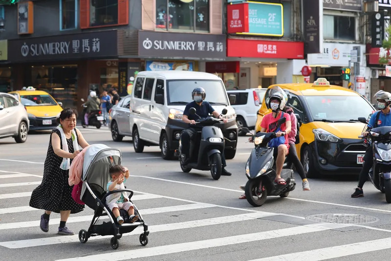 &#x0070ba;&#x0064fa;&#x00812b;&#x00884c;&#x004eba;&#x005730;&#x007344;&#x0060e1;&#x00540d;&#x00ff0c;&#x008b66;&#x00653f;&#x007f72;21&#x0065e5;&#x00665a;&#x009593;&#x006307;&#x0051fa;&#x00ff0c;30&#x0065e5;&#x008d77;&#x0053ea;&#x008981;&#x006591;&#x0099ac;&#x007dda;&#x004e0a;&#x006709;&#x00884c;&#x004eba;&#x00ff0c;&#x004e0d;&#x008ad6;&#x009060;&#x008fd1;&#x00ff0c;&#x0099d5;&#x0099db;&#x0090fd;&#x008981;&#x00505c;&#x008b93;&#x003002;&#x004e0d;&#x00904e;&#x00ff0c;&#x004ea4;&#x00901a;&#x0090e8;&#x009577;&#x00738b;&#x00570b;&#x006750;22&#x0065e5;&#x008868;&#x00793a;&#x0066ab;&#x007de9;&#x003002;&#x00ff08;&#x004e2d;&#x00592e;&#x00793e;&#x008cc7;&#x006599;&#x007167;&#x00ff09;