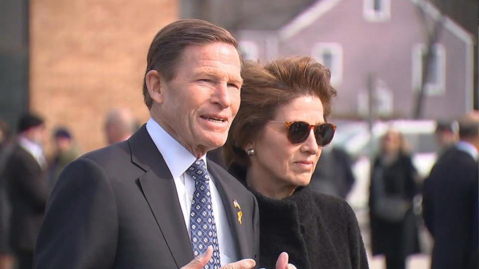 PHOTO: Sen. Richard Blumenthal speaks outside the funeral for Sen. Joe Lieberman at the Congregation Agudath Sholom, March 29, 2024, in Stamford, Conn. (WABC)