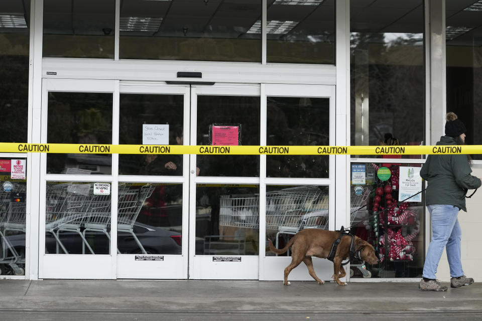 A grocery store is closed due to structural damage caused by an earthquake in Fortuna, Calif., Tuesday, Dec. 20, 2022. (AP Photo/Godofredo A. Vásquez)