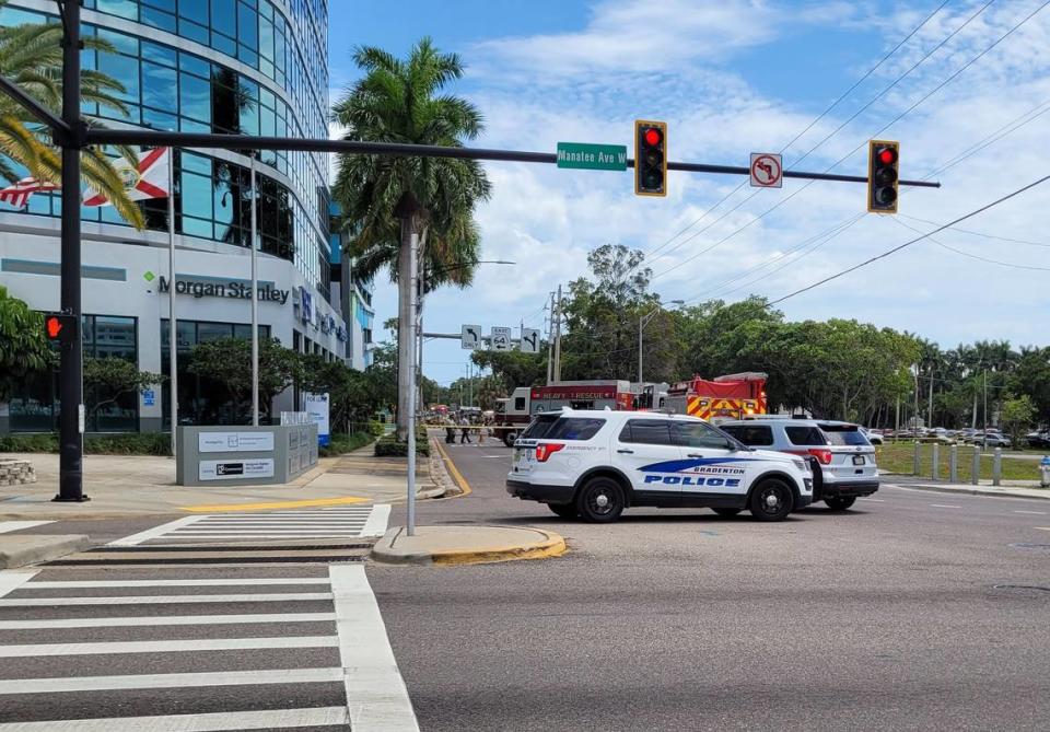 Fire crews work to repair a gas leak in the 600 block of 15th St W at Manatee Avenue West on Tuesday afternoon. Driver traveling east on Manatee Avenue should expect delays. 5/24/22.