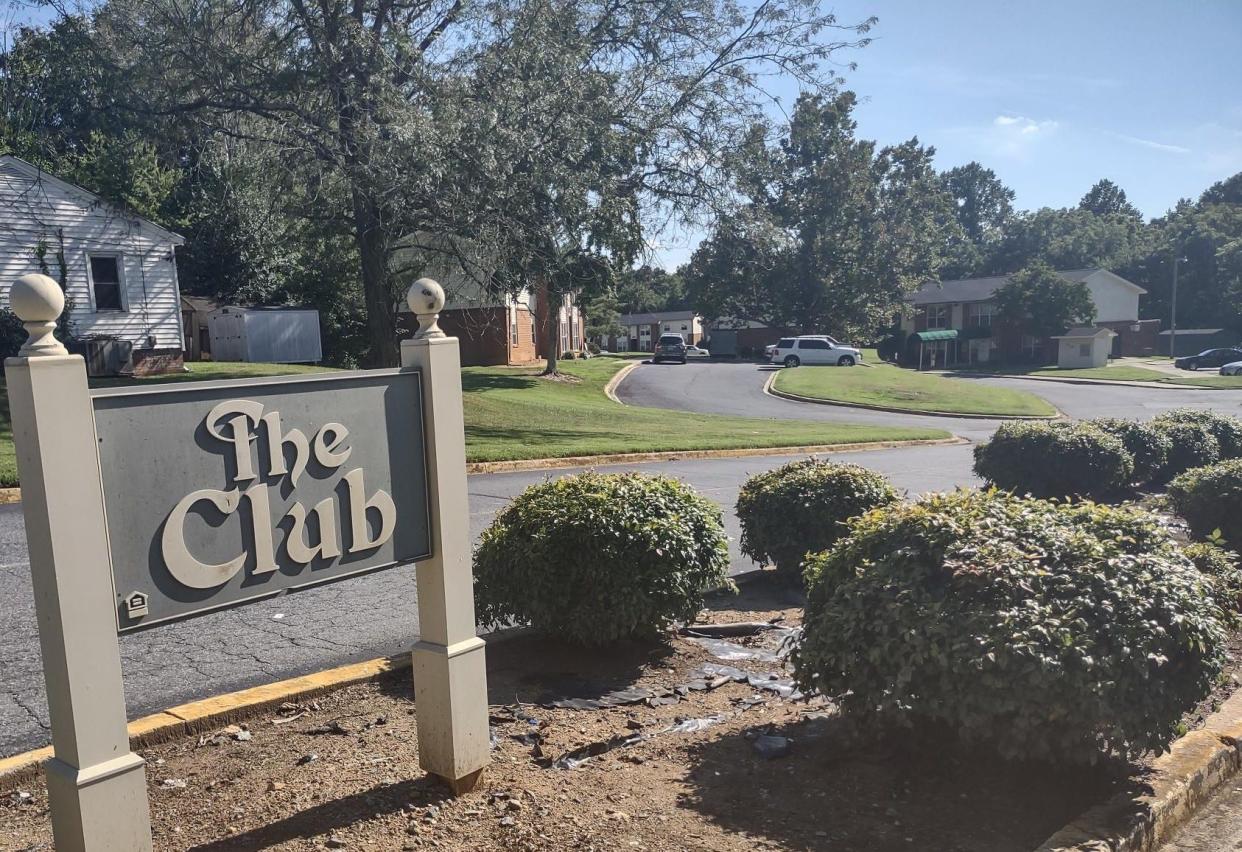 A development company is in the process of purchasing The Club Apartments in Lexington and will begin $20 million renovation of the entire complex.