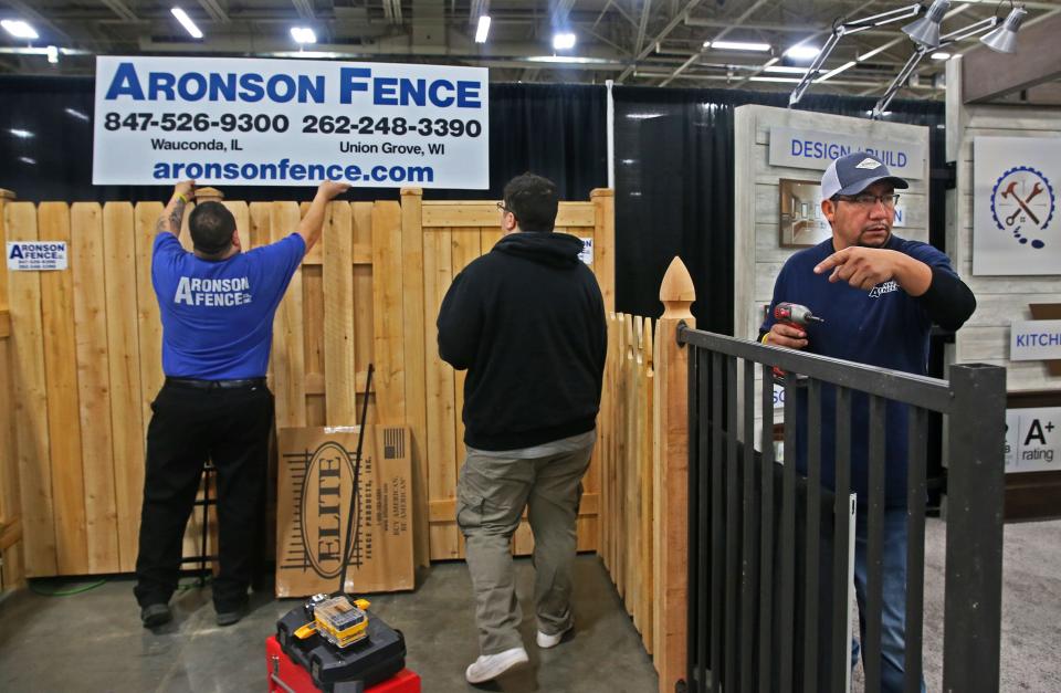 An exhibit being set up at a past Home Improvement Show.