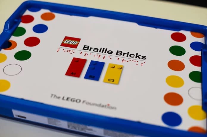 <p>Era una demanda que tenía encima de la mesa desde hace años y por fin LEGO ha decidido escucharla. El resultado es el lanzamiento de LEGO Braille Bricks, una iniciativa que va a permitir a los niños ciegos y con deficiencias visuales aprender de manera didáctica y divertida.<br><br>Foto: <a rel="nofollow noopener" href="https://www.legofoundation.com/en/" target="_blank" data-ylk="slk:The Lego Foundation;elm:context_link;itc:0;sec:content-canvas" class="link ">The Lego Foundation</a> </p>