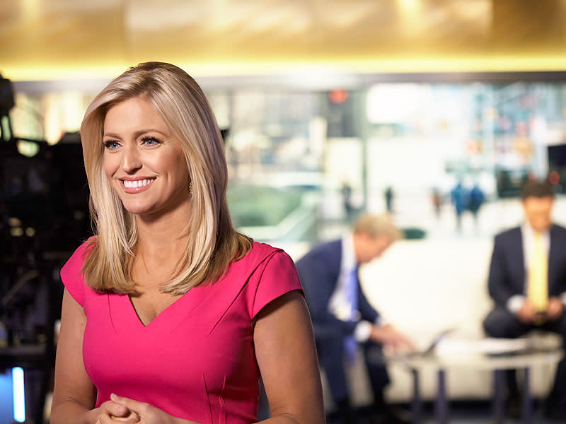 Make Room On The Curvy Couch Ainsley Earhardt Debuts On Fox And Friends