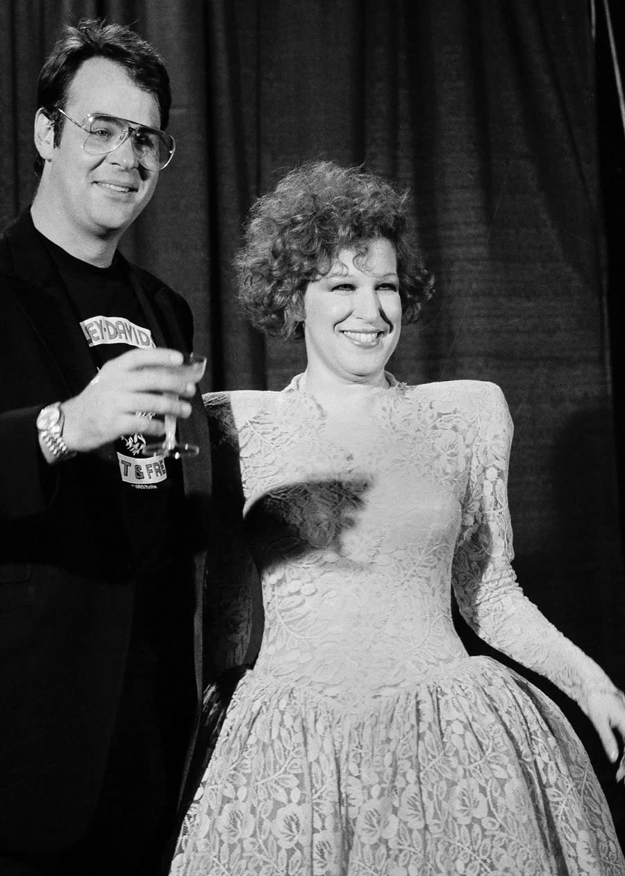 DAN AYKROYD AND BETTE MIDLER