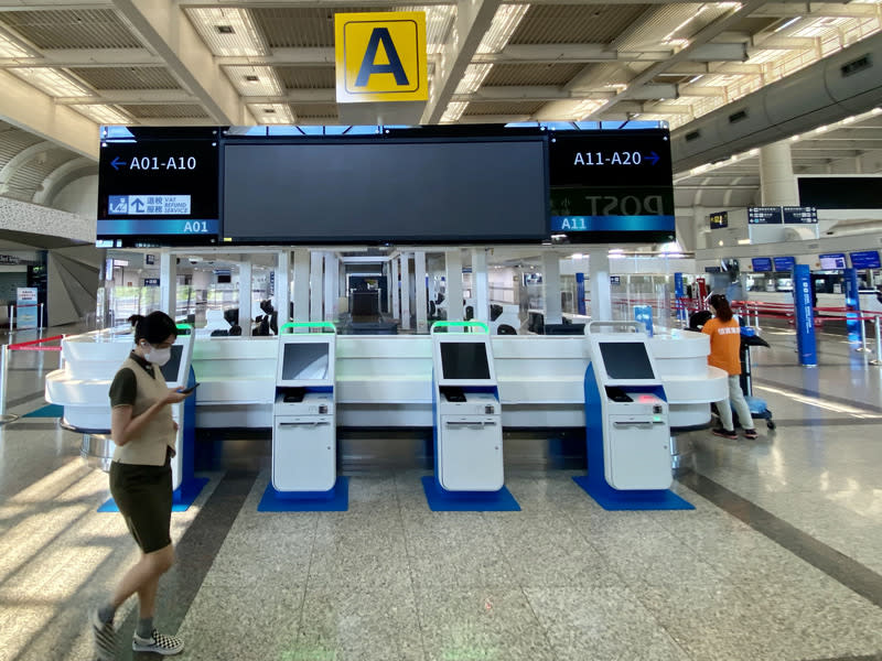 高雄小港機場21日有旅客向空服員稱攜帶手榴彈登機。（中央社資料照）