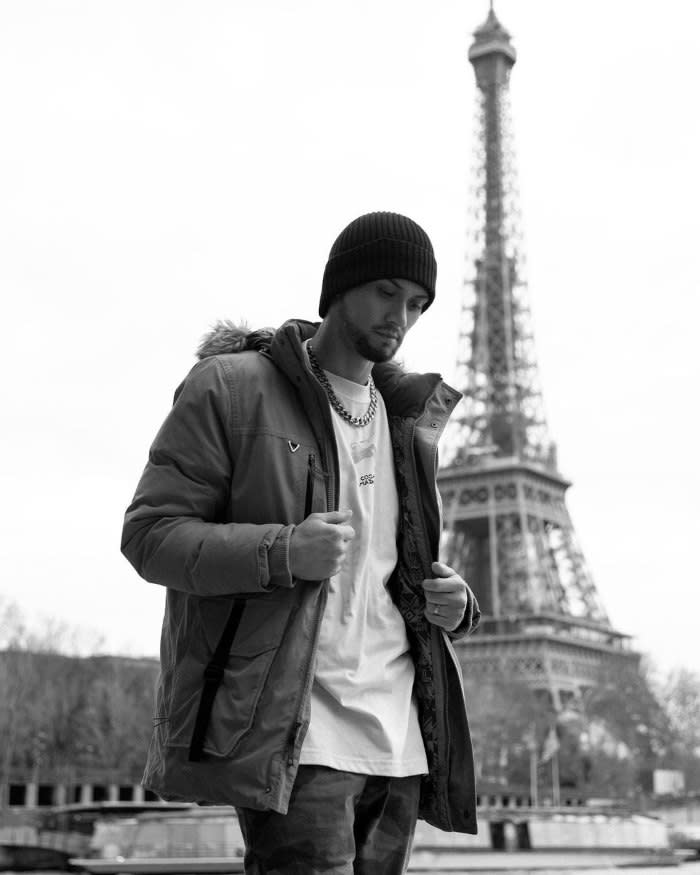 Billy in Paris next to this iconic landmark