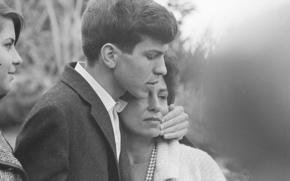 Sinatra Jr with mother Nancy in the wake of his release - Bettmann