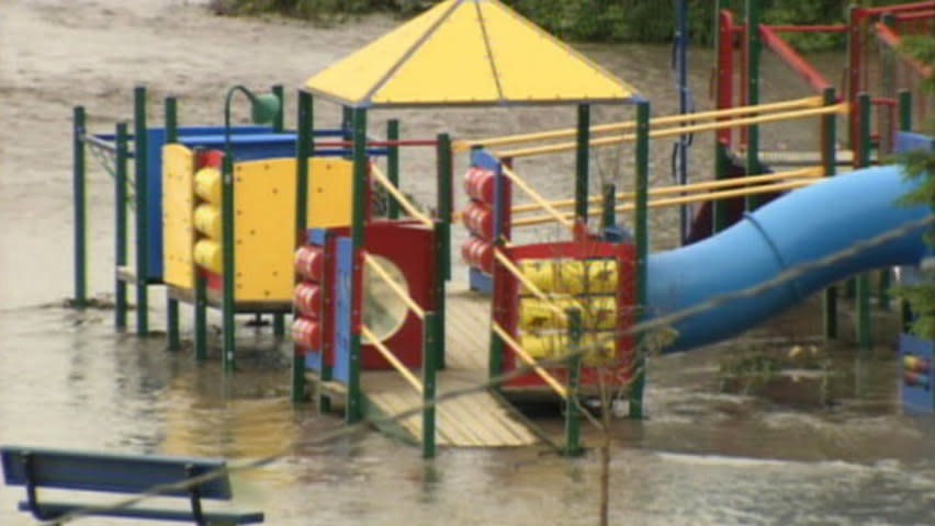 Fort McMurray floods take out roads, power