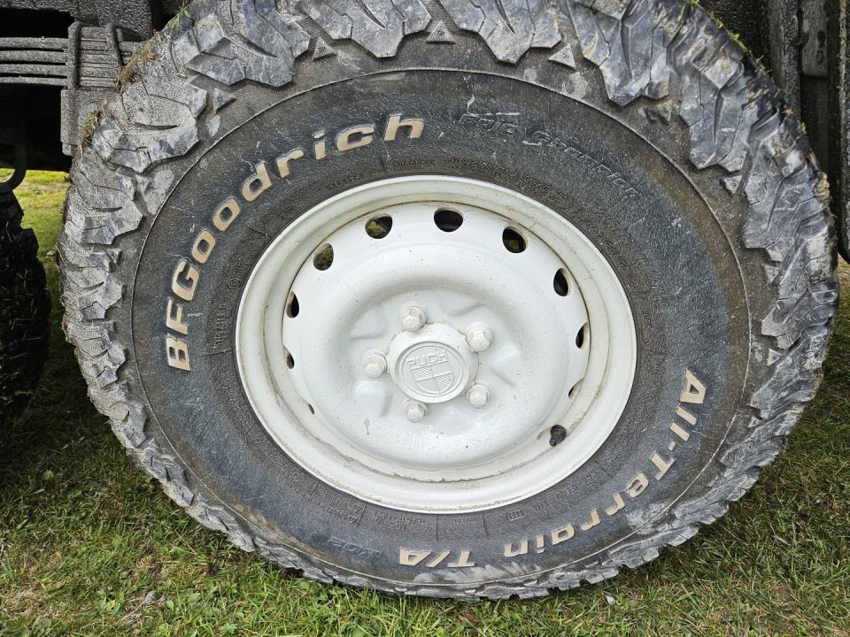 pinzgauer 6x6 military utility truck produced by magna steyr