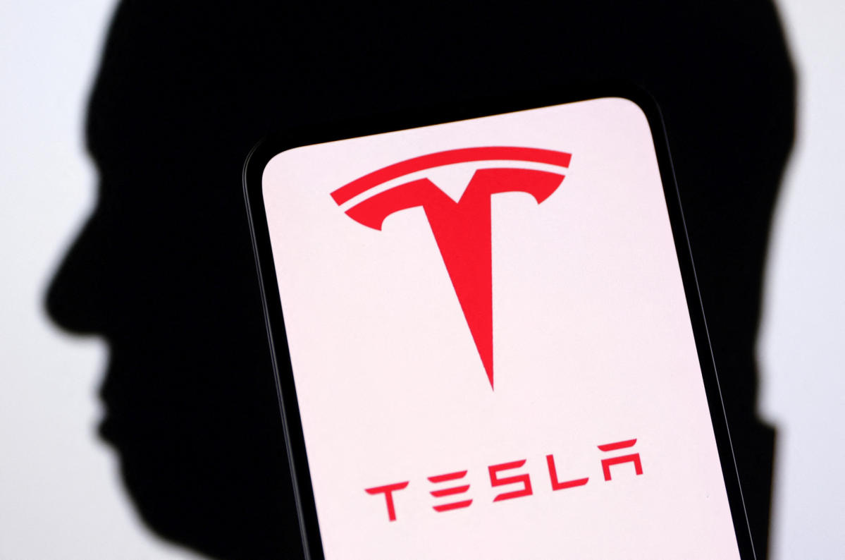 Tesla stock falls as Barclays says it’s time to ‘move to the sidelines’