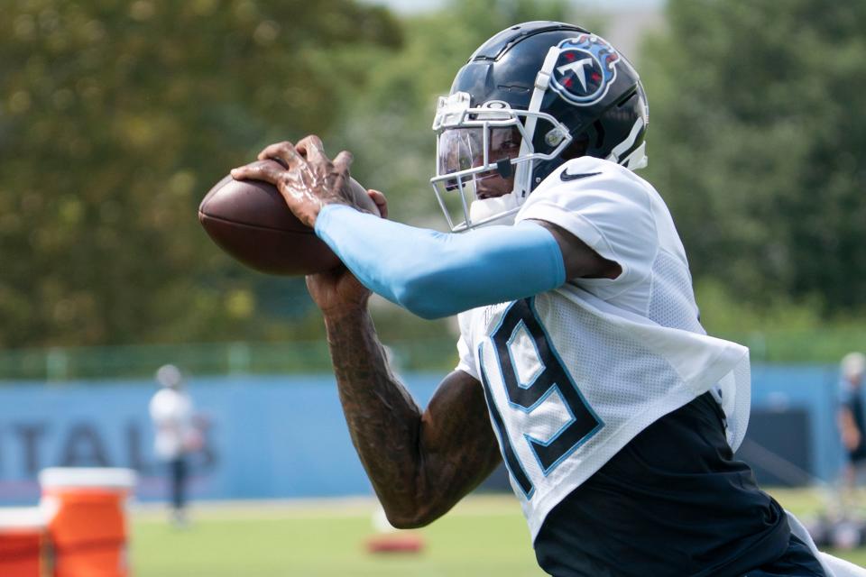 Tennessee Titans wide receiver Josh Gordon (19) pulls in a catch during practice at Ascension Saint Thomas Sports Park Monday, Sept. 5, 2022, in Nashville, Tenn. 