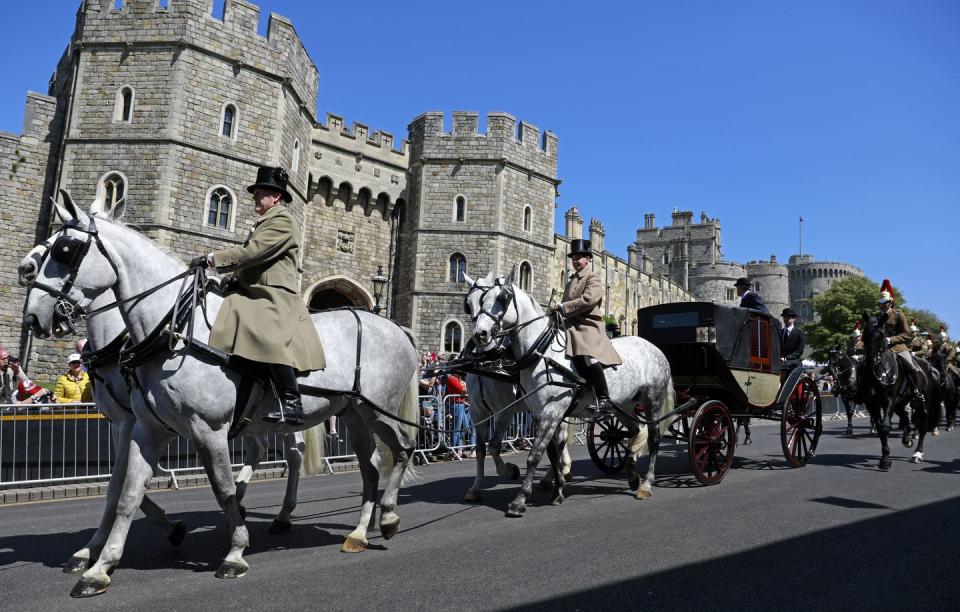 <p>A nice shot of the carriage horses in front of Windsor Castle.</p>
