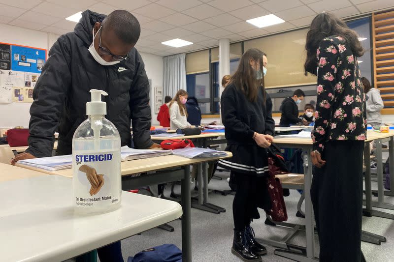 French schools struggle to cope as COVID-19 cases increase across France