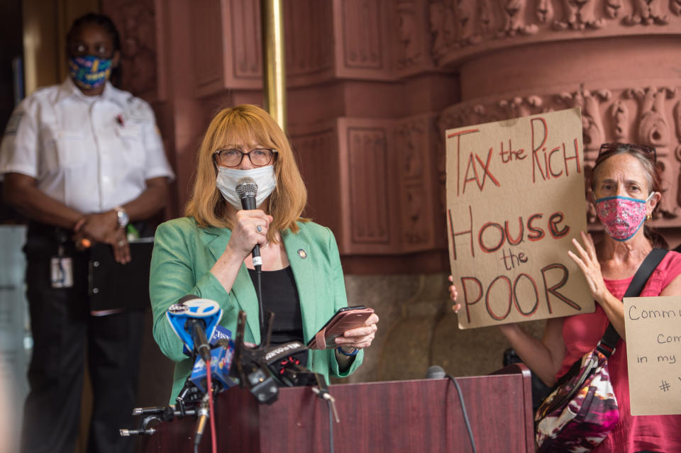 NEW YORK, NEW YORK - SEPTEMBER 09: New York State Assembly member Linda B. Rosenthal speaks at a press conference in support of the homeless men living at the Lucerne hotel, now evicted from the Upper West Side by mayor Bill DeBlasio on September 09, 2020 in New York City. In order to reduce crowding in city homeless shelters during the coronavirus pandemic, residents have been temporarily relocated to private hotels around the city. (Photo by Steven Ferdman/Getty Images)